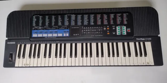 Teclado Casio ToneBank CT-670