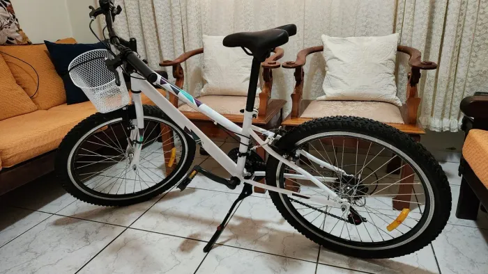 Bicicleta Caloi Ceci - Aro 24 - Freios V-Brake - Feminina - Infantil e juvenil