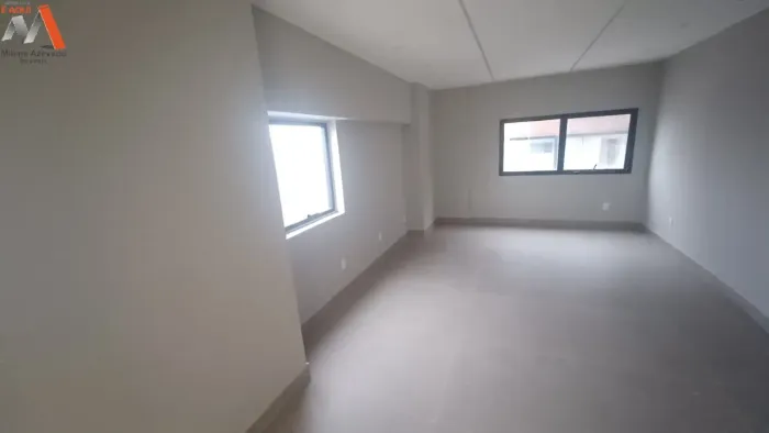 Sala comercial no Edifício Arya Tower pronta para uso no Umarizal andar alto e pronta para