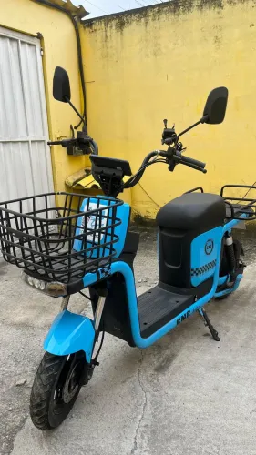 SCOOTER ELÉTRICA DT 01 - BATERIA LÍTIO 48v 20aH - COR: AZUL - ANO 2025