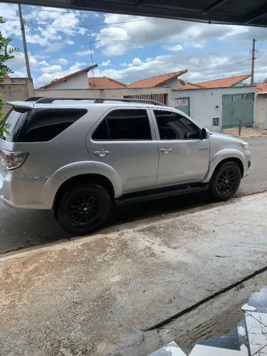 Toyota Hilux SW4 SR 4X2 2.7/2.7 Flex 16V Mec. 2013