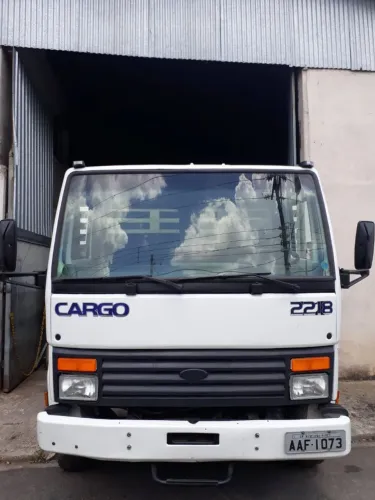 Caminhão Ford cargo 2218 mecanica operacional no documento 
