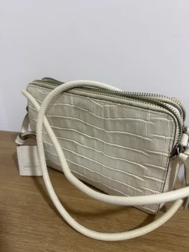 Bolsa em couro arezzo branca crossbody