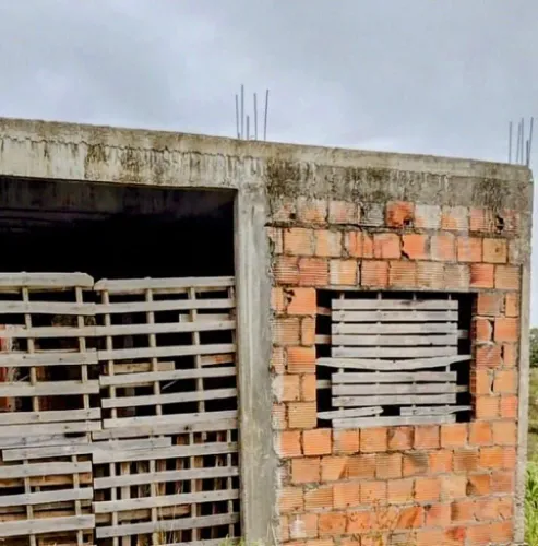 Vendo está casa em Amargosa, ótima localização