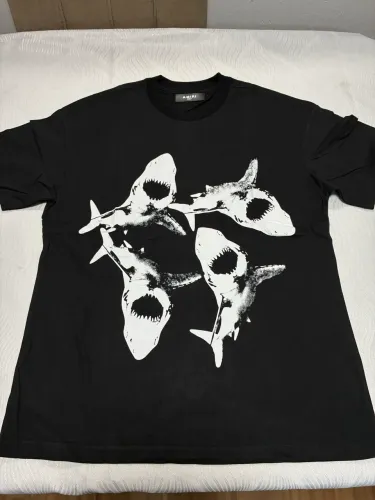 Camiseta preta tubarão g amiri