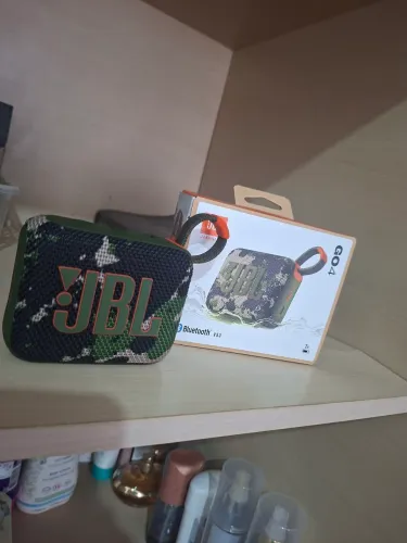 Vendo caixa jbl go4 zera tirada da caixa apenas para teste