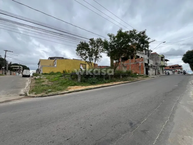 Lote / Terreno em Novo Porto Canoa - Serra
