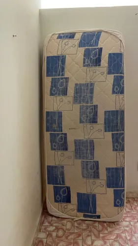 Vende-se colchão solteiro