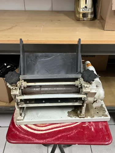 Cilindro Laminador de Massa Elétrico de Bancada - Motor Voges 220V