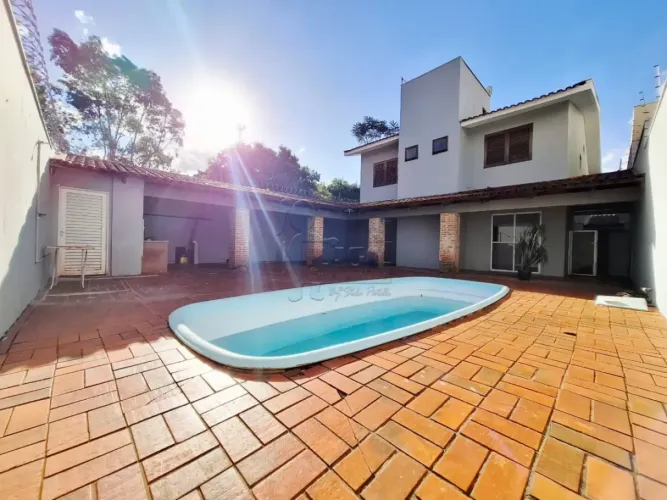 Casa sobrado de 309m² com 03 quartos para a locação e venda - Ribeirânia