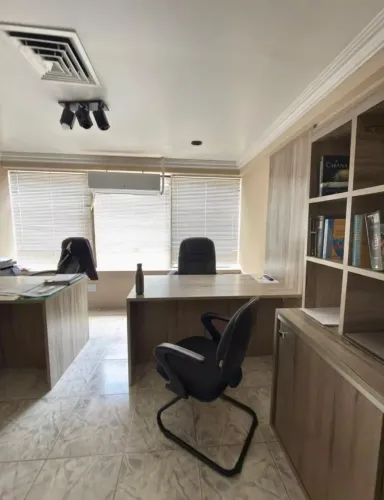 VENDO SALA COMERCIAL COM 78M2 NO EDIFÍCIO RIO NEGRO CENTER