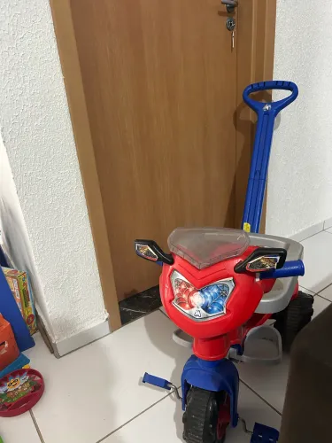 Triciclo infantil 