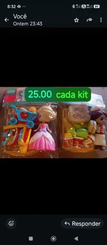 Pacote c boneca e várias peças divertidas
