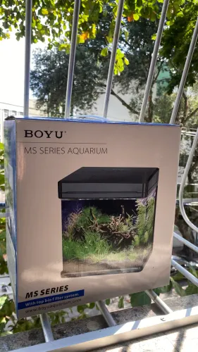 AQUÁRIO BOYU 10 LITROS NOVO