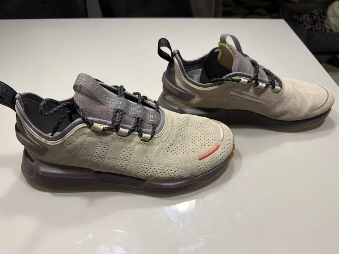 Vendo tênis adidas original pouquíssimo uso