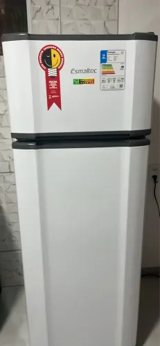 Geladeira ESMALTEC 