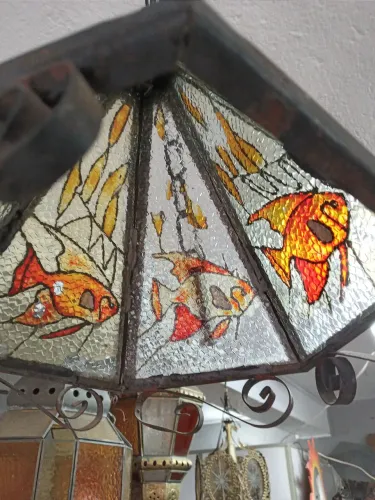 Lustre antigo em vitral