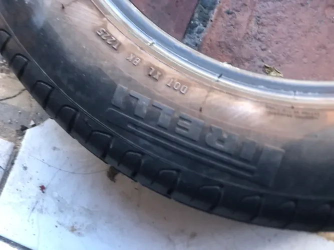 Par de pneus PIRELLI 205/55/16