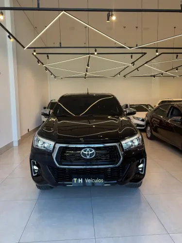 Toyota Hilux CD SRX Plus 4X4 2.8 TDI Die. Aut. 2020