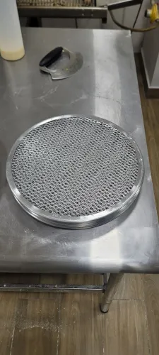 VENDO 10 ASSADEIRAS (TELAS) DE ALUMÍNIO 35CM