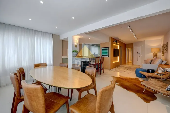 Apartamento Mobiliado Quadra Mar à Venda no Ed. Lua Europa