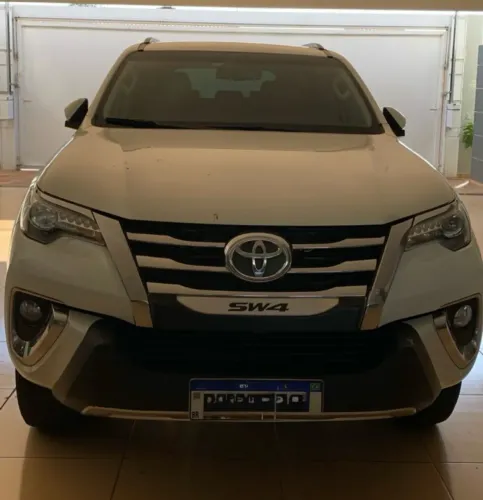 Toyota Hilux SW4 SRX 4X4 2.8 TDI 16V Dies. Aut. 2017