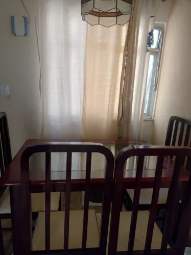 Conjunto Mesa de Jantar com Tampo de Vidro + 4 Cadeiras ? R$280