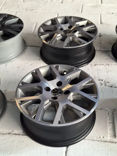 Rodas aro 15 Saveiro Cross novas dá KR 2.100 