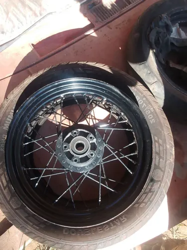 Vendo ou troco roda dianteira Harley Davidson sportster 