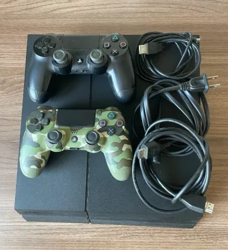 Ps4 fat 500 gb + 2 controles originais