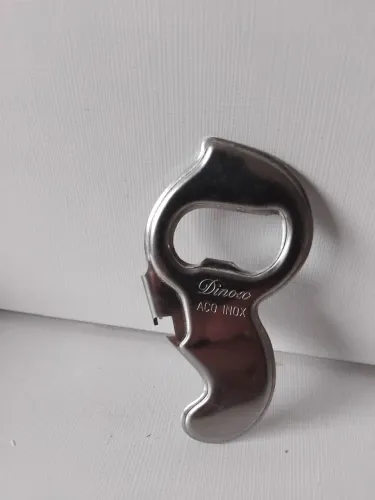 Abridor de latas e garrafas em inox
