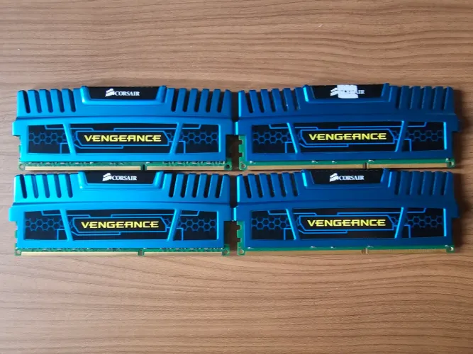 Kit de Memória ddr3 1600mhz 16gb corsair