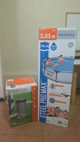 Kit Piscina de Armação Bestway Steel Pro Max 4.678L (3,05m) + Bomba Filtro Flowclear