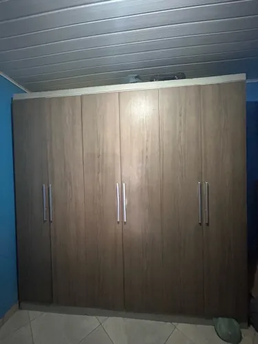 GUARDA-ROUPA