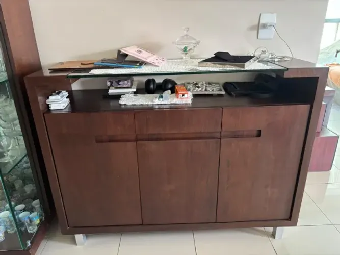 aparador de sala com vidro