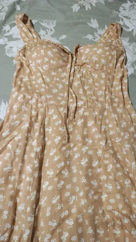 Vestido floral Midi com fenda feminino nude, semi novo