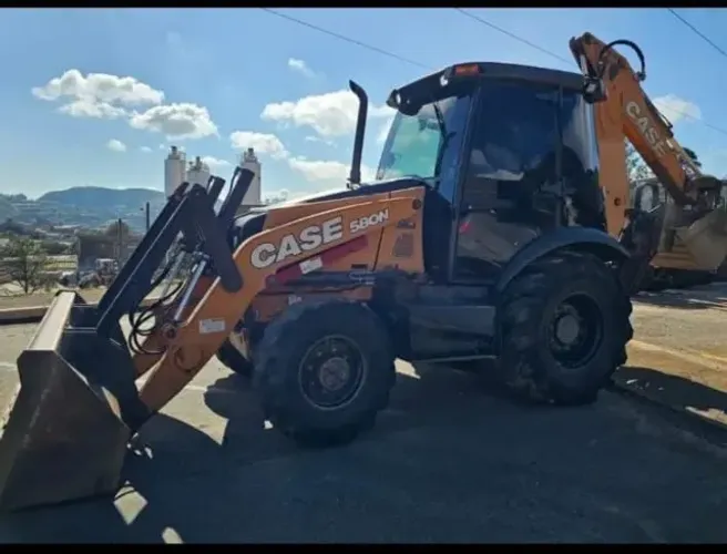 retroescavadeira case 580 N 2023