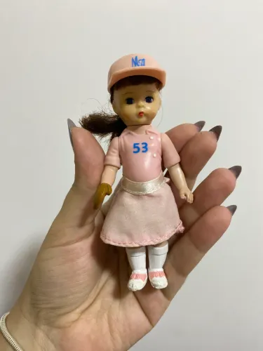 boneca jogadora de beisebol da Madame Alexander