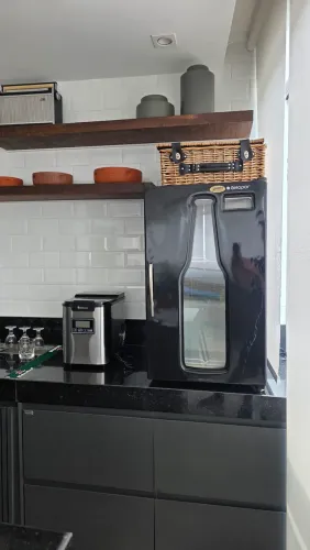 Cervejeira Gelopar 112 Litros 100 latas ou 38 garrafas porta de vidro antiembaçamento