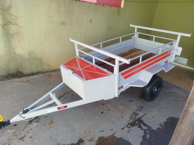 Carretinha padrão com cestinho Baú, Nova.