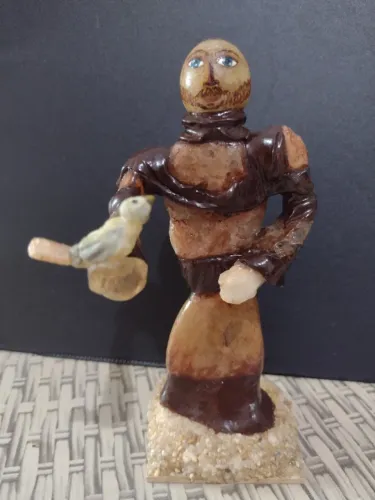 São Francisco de Assis. Boneco de pedra para colecionadores.