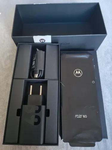 Celular RAZR 60