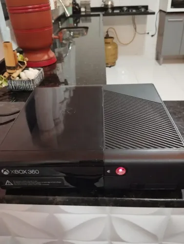 Xbox 360 Super Slim com Defeito