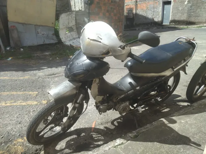 Moto a venda