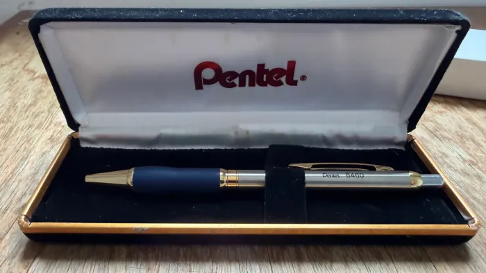 Caneta Pentel