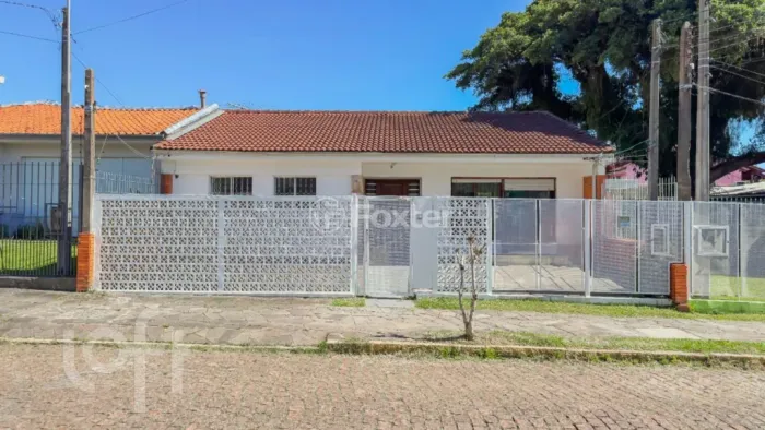 Casa à venda Avenida La Paz, Jardim Lindóia - Porto Alegre