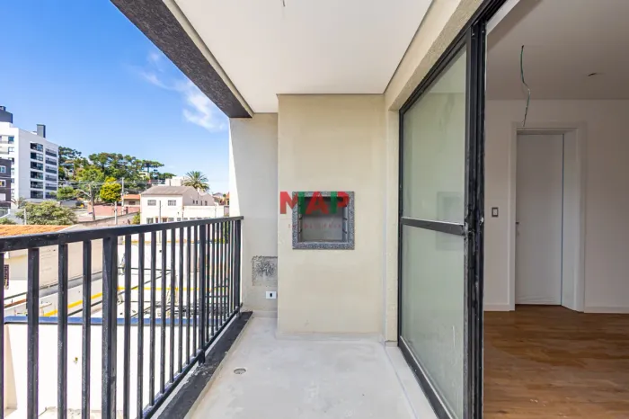 Apartamento de 2 quartos com suíte ao lado do Parque Bacacheri
