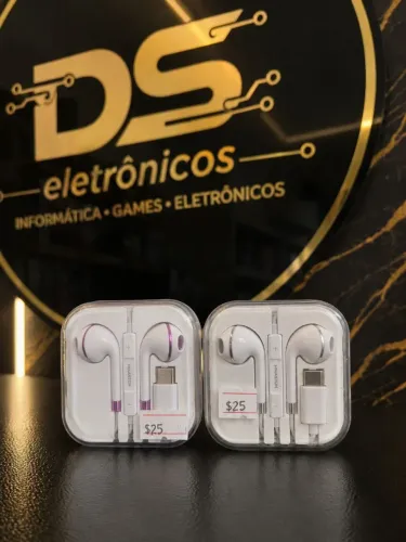 Fone de ouvido com fio tipo C 