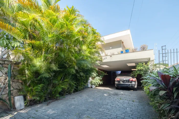 Casa para venda e locação em Bela Aliança com 3 quartos, sendo 3 suítes, 425m²