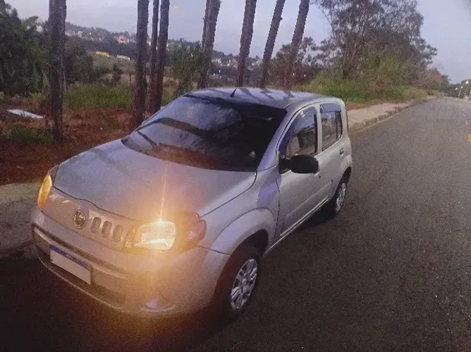 Fiat Uno Vivace Celeb. 1.0 EVO F.flex 8V 5P 2012